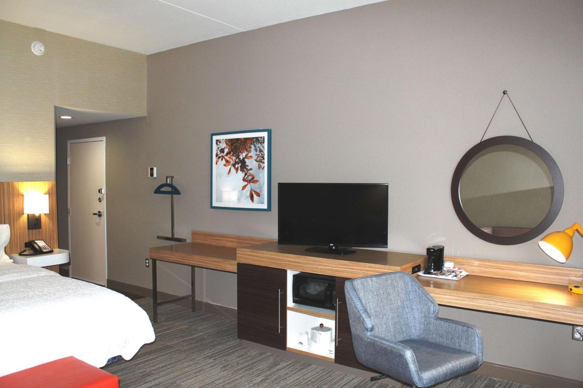Hampton Inn Форсайт Екстер'єр фото
