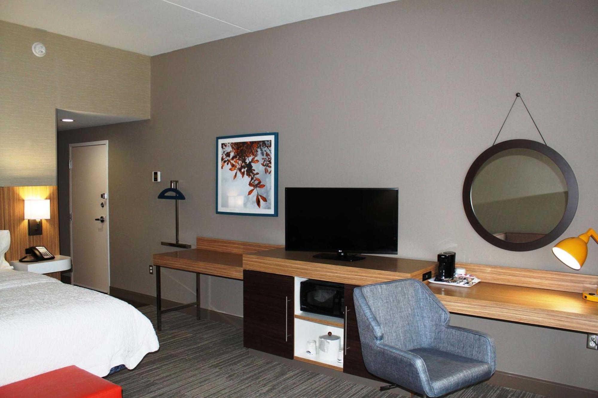 Hampton Inn Форсайт Екстер'єр фото