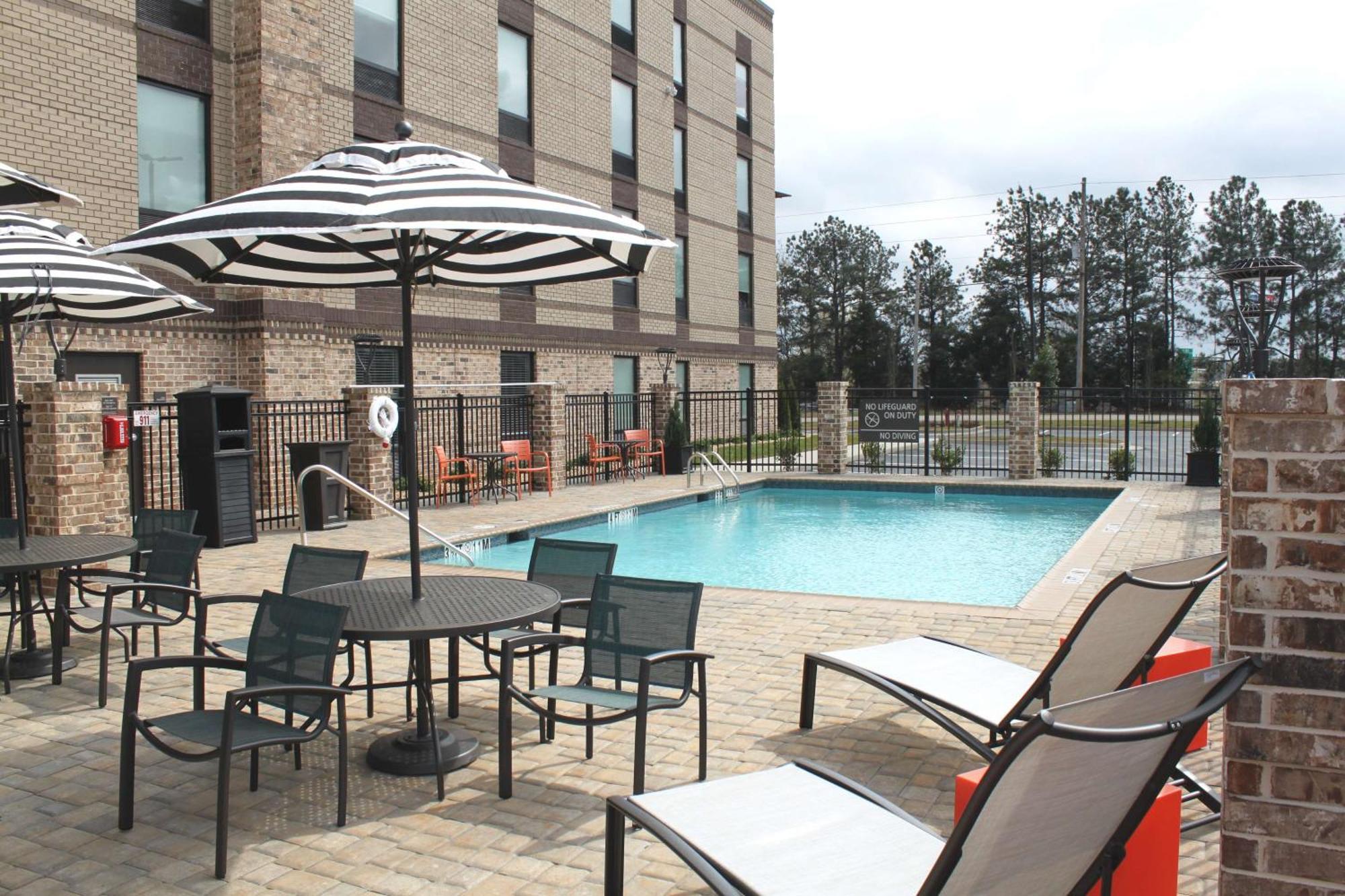 Hampton Inn Форсайт Екстер'єр фото
